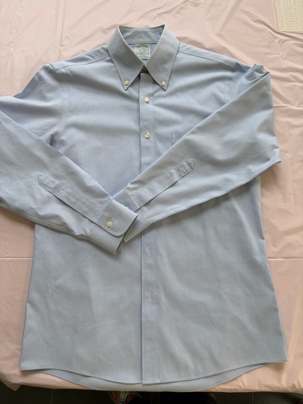 Brooks Brothers Milano Fit 15 x 32
Light Blue Men's Button-Down Dress Shirt